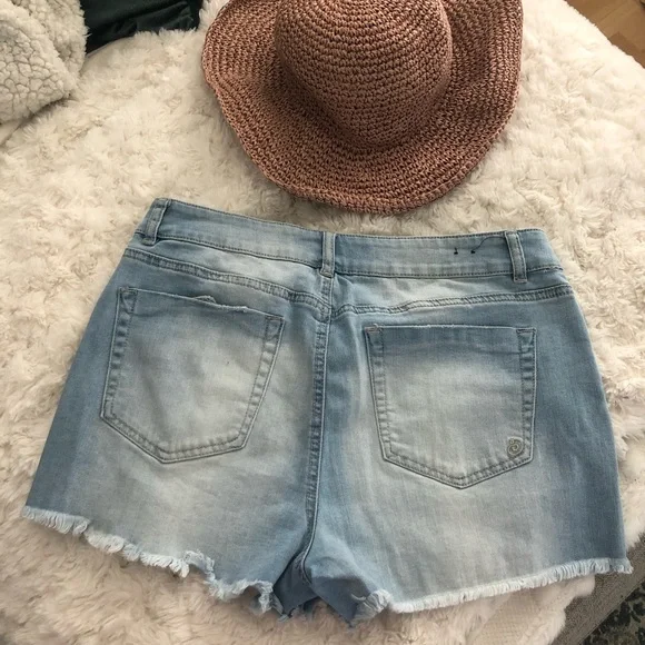 Indigo Rein jean shorts - Picture 2 of 3